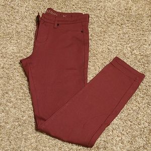 Women's Stretchy Burgundy jeans-like pant